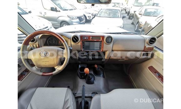 Nunua Imported Toyota Land Cruiser Beige Gari ndani ya Import - Dubai nchini Kati Kenya Nunua Imported Toyota Land Cruiser Beige Gari ndani ya Import - Dubai nchini Kati Kenya