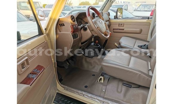 Nunua Imported Toyota Land Cruiser Beige Gari ndani ya Import - Dubai nchini Kati Kenya Nunua Imported Toyota Land Cruiser Beige Gari ndani ya Import - Dubai nchini Kati Kenya