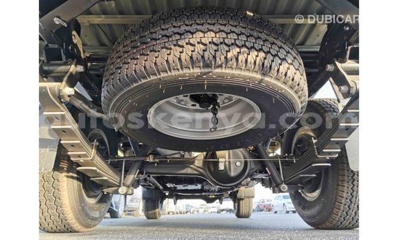 Nunua Imported Toyota Land Cruiser Beige Gari ndani ya Import - Dubai nchini Kati Kenya Nunua Imported Toyota Land Cruiser Beige Gari ndani ya Import - Dubai nchini Kati Kenya