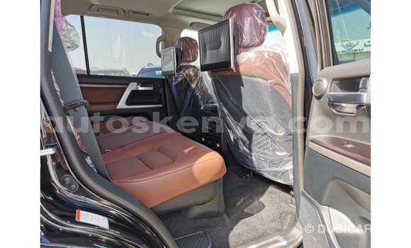 Nunua Imported Toyota Land Cruiser Nyeusi Gari ndani ya Import - Dubai nchini Kati Kenya Nunua Imported Toyota Land Cruiser Nyeusi Gari ndani ya Import - Dubai nchini Kati Kenya