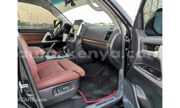 Nunua Imported Toyota Land Cruiser Nyeusi Gari ndani ya Import - Dubai nchini Kati Kenya Nunua Imported Toyota Land Cruiser Nyeusi Gari ndani ya Import - Dubai nchini Kati Kenya