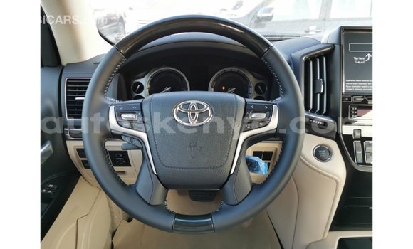 Buy Import Toyota Land Cruiser White Car in Import - Dubai in Central Kenya Buy Import Toyota Land Cruiser White Car in Import - Dubai in Central Kenya