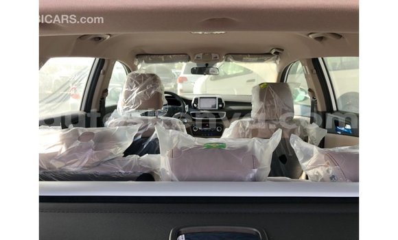 Nunua Imported Hyundai Tucson Nyeupe Gari ndani ya Import - Dubai nchini Kati Kenya Nunua Imported Hyundai Tucson Nyeupe Gari ndani ya Import - Dubai nchini Kati Kenya