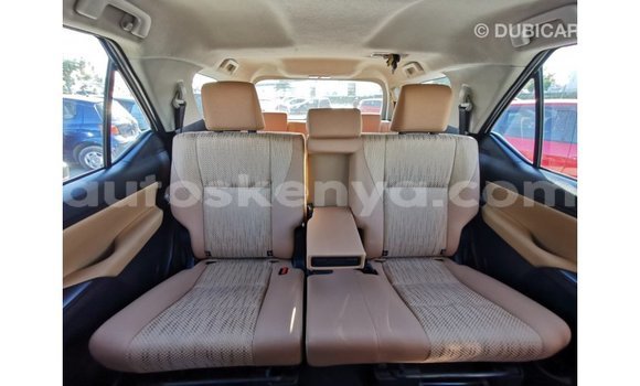 Nunua Imported Toyota Fortuner Nyeupe Gari ndani ya Import - Dubai nchini Kati Kenya Nunua Imported Toyota Fortuner Nyeupe Gari ndani ya Import - Dubai nchini Kati Kenya