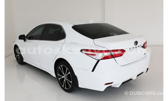 Imported Toyota Camry White Makiinaa iti Import - Dubai keessatti Central Kenya keessatti Imported Toyota Camry White Makiinaa iti Import - Dubai keessatti Central Kenya keessatti