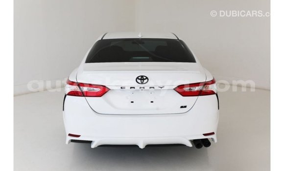 Imported Toyota Camry White Makiinaa iti Import - Dubai keessatti Central Kenya keessatti Imported Toyota Camry White Makiinaa iti Import - Dubai keessatti Central Kenya keessatti