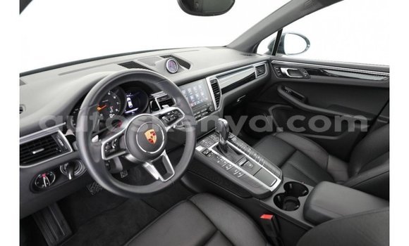 Imported Porsche Macan Black Makiinaa iti Import - Dubai keessatti Central Kenya keessatti Imported Porsche Macan Black Makiinaa iti Import - Dubai keessatti Central Kenya keessatti