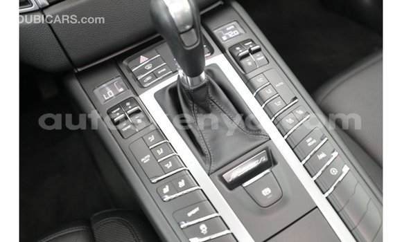 Imported Porsche Macan Black Makiinaa iti Import - Dubai keessatti Central Kenya keessatti Imported Porsche Macan Black Makiinaa iti Import - Dubai keessatti Central Kenya keessatti