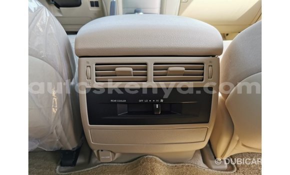 Nunua Imported Toyota Land Cruiser Nyeupe Gari ndani ya Import - Dubai nchini Kati Kenya Nunua Imported Toyota Land Cruiser Nyeupe Gari ndani ya Import - Dubai nchini Kati Kenya