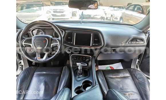 Imported Dodge Challenger White Makiinaa iti Import - Dubai keessatti Central Kenya keessatti Imported Dodge Challenger White Makiinaa iti Import - Dubai keessatti Central Kenya keessatti