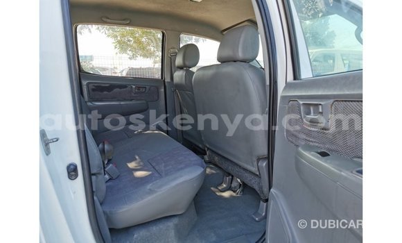 Imported Toyota Hilux White Makiinaa iti Import - Dubai keessatti Central Kenya keessatti Imported Toyota Hilux White Makiinaa iti Import - Dubai keessatti Central Kenya keessatti