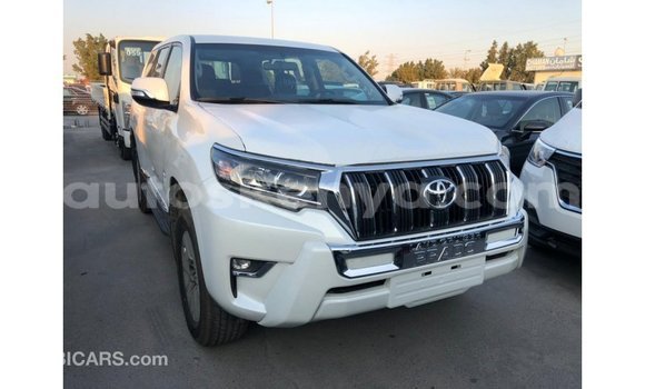 Nunua Imported Toyota Prado Nyeupe Gari ndani ya Import - Dubai nchini Kati Kenya Nunua Imported Toyota Prado Nyeupe Gari ndani ya Import - Dubai nchini Kati Kenya