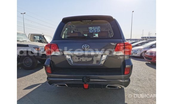 Nunua Imported Toyota Land Cruiser Nyingine Gari ndani ya Import - Dubai nchini Kati Kenya Nunua Imported Toyota Land Cruiser Nyingine Gari ndani ya Import - Dubai nchini Kati Kenya