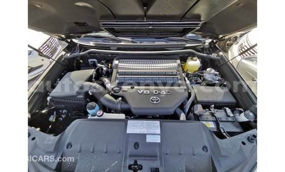 Buy Import Toyota Land Cruiser Black Car in Import - Dubai in Central Kenya Buy Import Toyota Land Cruiser Black Car in Import - Dubai in Central Kenya