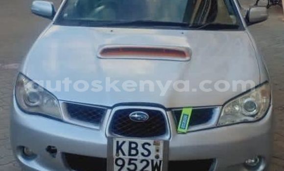 Oofamaa Subaru Impreza Silver Makiinaa iti Nairobi keessatti Nairobi keessatti