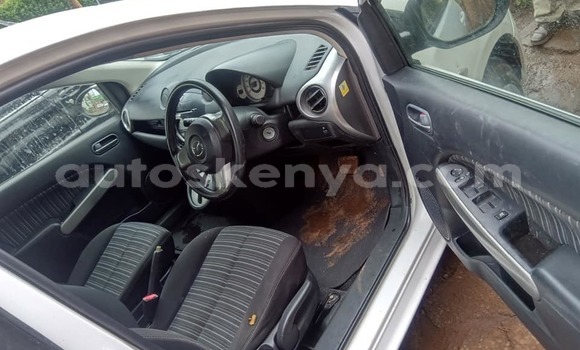Oofamaa Mazda Demio White Makiinaa iti Nairobi keessatti Nairobi keessatti Oofamaa Mazda Demio White Makiinaa iti Nairobi keessatti Nairobi keessatti