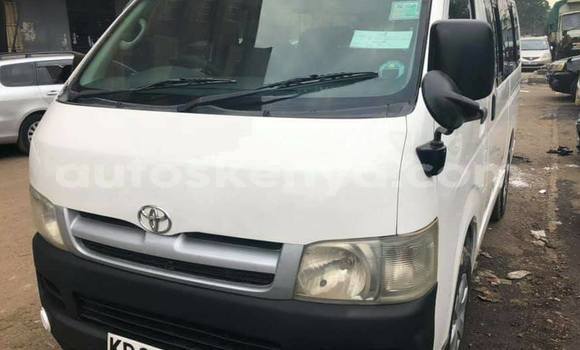 Oofamaa Toyota Hiace White Makiinaa iti Nairobi keessatti Nairobi keessatti Oofamaa Toyota Hiace White Makiinaa iti Nairobi keessatti Nairobi keessatti
