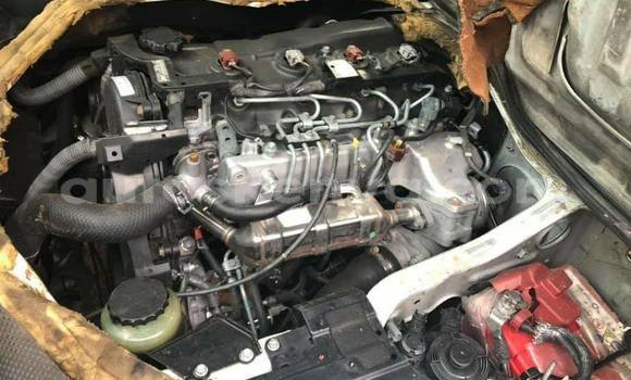 Oofamaa Toyota Hiace White Makiinaa iti Nairobi keessatti Nairobi keessatti Oofamaa Toyota Hiace White Makiinaa iti Nairobi keessatti Nairobi keessatti