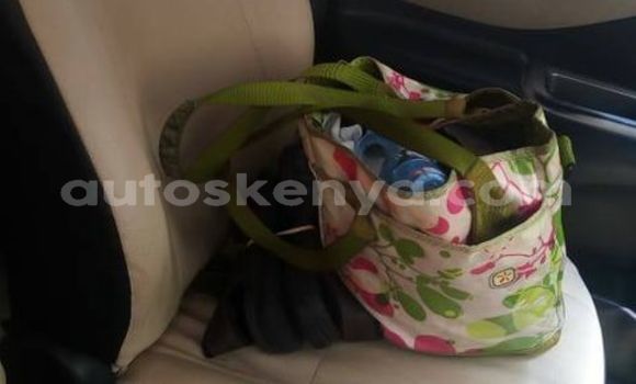 Oofamaa Toyota Ractis Black Makiinaa iti Nairobi keessatti Nairobi keessatti Oofamaa Toyota Ractis Black Makiinaa iti Nairobi keessatti Nairobi keessatti