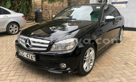 Oofamaa Mercedes‒Benz C–Class Black Makiinaa iti Nairobi keessatti Nairobi keessatti