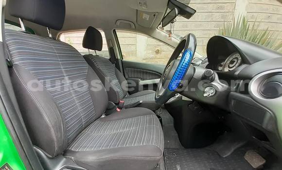 Oofamaa Mazda Demio Green Makiinaa iti Nairobi keessatti Nairobi keessatti Oofamaa Mazda Demio Green Makiinaa iti Nairobi keessatti Nairobi keessatti