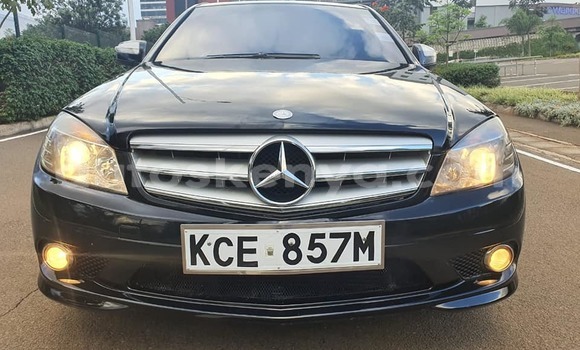 Oofamaa Mercedes‒Benz C–Class Black Makiinaa iti Athi River keessatti Nairobi keessatti