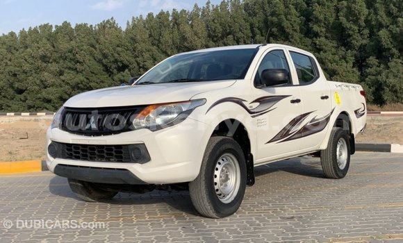 Nunua Imported Mitsubishi L200 Nyeupe Gari ndani ya Import - Dubai nchini Kati Kenya Nunua Imported Mitsubishi L200 Nyeupe Gari ndani ya Import - Dubai nchini Kati Kenya