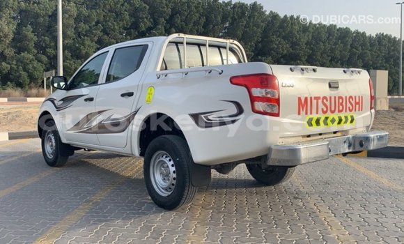 Nunua Imported Mitsubishi L200 Nyeupe Gari ndani ya Import - Dubai nchini Kati Kenya Nunua Imported Mitsubishi L200 Nyeupe Gari ndani ya Import - Dubai nchini Kati Kenya
