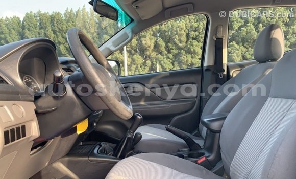 Nunua Imported Mitsubishi L200 Nyeupe Gari ndani ya Import - Dubai nchini Kati Kenya Nunua Imported Mitsubishi L200 Nyeupe Gari ndani ya Import - Dubai nchini Kati Kenya