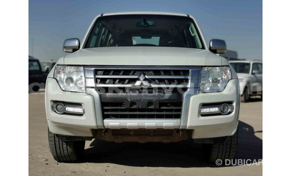 Imported Mitsubishi Pajero White Makiinaa iti Import - Dubai keessatti Central Kenya keessatti Imported Mitsubishi Pajero White Makiinaa iti Import - Dubai keessatti Central Kenya keessatti