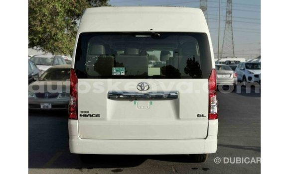 Imported Toyota Hiace White Makiinaa iti Import - Dubai keessatti Central Kenya keessatti Imported Toyota Hiace White Makiinaa iti Import - Dubai keessatti Central Kenya keessatti