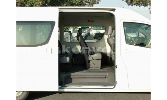 Imported Toyota Hiace White Makiinaa iti Import - Dubai keessatti Central Kenya keessatti Imported Toyota Hiace White Makiinaa iti Import - Dubai keessatti Central Kenya keessatti