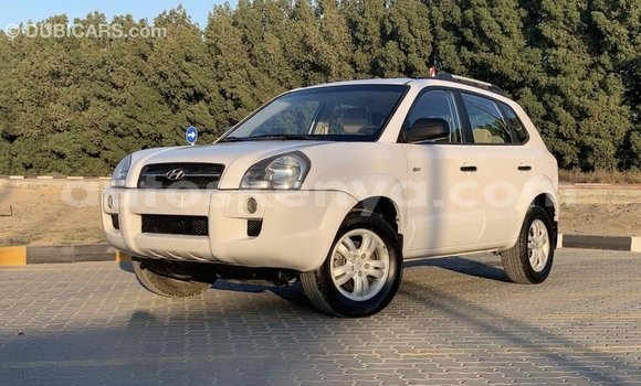 Buy Import Hyundai Tucson White Car in Import - Dubai in Central Kenya Buy Import Hyundai Tucson White Car in Import - Dubai in Central Kenya