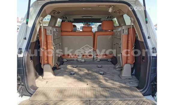 Buy Import Toyota Land Cruiser White Car in Import - Dubai in Central Kenya Buy Import Toyota Land Cruiser White Car in Import - Dubai in Central Kenya
