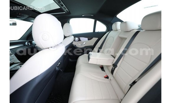 Nunua Imported Mercedes‒Benz 1117 Nyeupe Lori ndani ya Import - Dubai nchini Kati Kenya Nunua Imported Mercedes‒Benz 1117 Nyeupe Lori ndani ya Import - Dubai nchini Kati Kenya