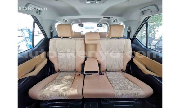 Imported Toyota Fortuner White Makiinaa iti Import - Dubai keessatti Central Kenya keessatti Imported Toyota Fortuner White Makiinaa iti Import - Dubai keessatti Central Kenya keessatti