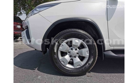 Imported Toyota Fortuner White Makiinaa iti Import - Dubai keessatti Central Kenya keessatti Imported Toyota Fortuner White Makiinaa iti Import - Dubai keessatti Central Kenya keessatti