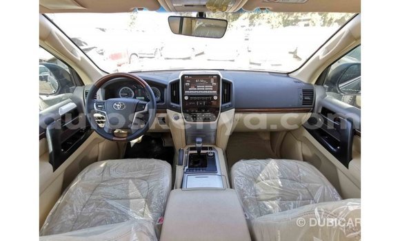 Nunua Imported Toyota Land Cruiser Nyeusi Gari ndani ya Import - Dubai nchini Kati Kenya Nunua Imported Toyota Land Cruiser Nyeusi Gari ndani ya Import - Dubai nchini Kati Kenya