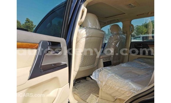 Nunua Imported Toyota Land Cruiser Nyeusi Gari ndani ya Import - Dubai nchini Kati Kenya Nunua Imported Toyota Land Cruiser Nyeusi Gari ndani ya Import - Dubai nchini Kati Kenya