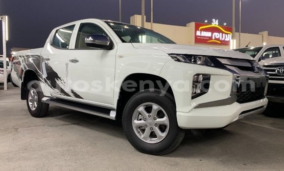 Nunua Imported Mitsubishi L200 Nyeupe Gari ndani ya Import - Dubai nchini Kati Kenya