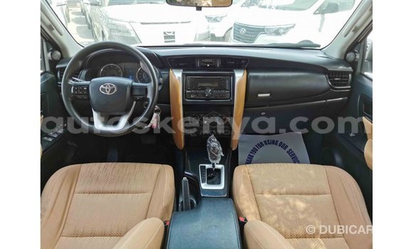 Imported Toyota Fortuner White Makiinaa iti Import - Dubai keessatti Central Kenya keessatti Imported Toyota Fortuner White Makiinaa iti Import - Dubai keessatti Central Kenya keessatti