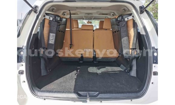 Imported Toyota Fortuner White Makiinaa iti Import - Dubai keessatti Central Kenya keessatti Imported Toyota Fortuner White Makiinaa iti Import - Dubai keessatti Central Kenya keessatti