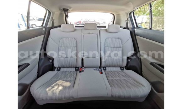 Imported Kia Sportage White Makiinaa iti Import - Dubai keessatti Central Kenya keessatti Imported Kia Sportage White Makiinaa iti Import - Dubai keessatti Central Kenya keessatti