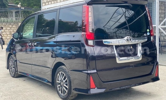 Oofamaa Toyota Noah Black Makiinaa iti Athi River keessatti Nairobi keessatti