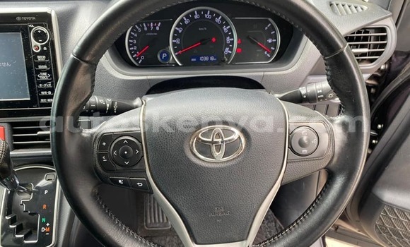 Oofamaa Toyota Noah Black Makiinaa iti Athi River keessatti Nairobi keessatti Oofamaa Toyota Noah Black Makiinaa iti Athi River keessatti Nairobi keessatti