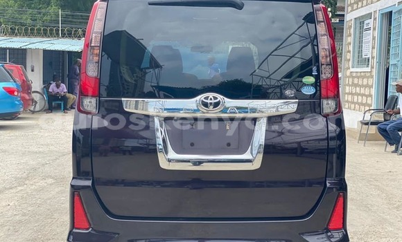 Oofamaa Toyota Noah Black Makiinaa iti Athi River keessatti Nairobi keessatti Oofamaa Toyota Noah Black Makiinaa iti Athi River keessatti Nairobi keessatti