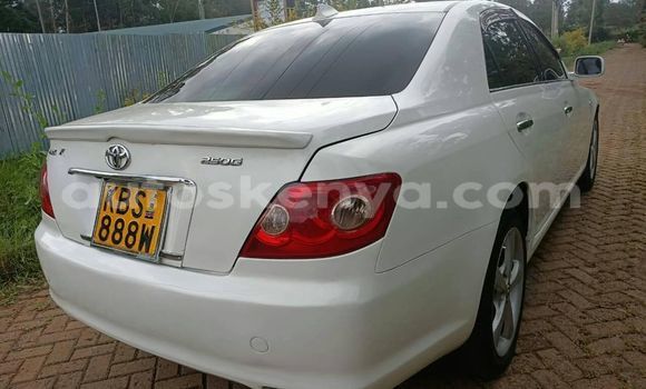 Oofamaa Toyota Mark X White Makiinaa iti Athi River keessatti Nairobi keessatti Oofamaa Toyota Mark X White Makiinaa iti Athi River keessatti Nairobi keessatti