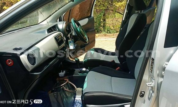 Buy Used Toyota Vitz Silver Car in Athi River in Nairobi Buy Used Toyota Vitz Silver Car in Athi River in Nairobi