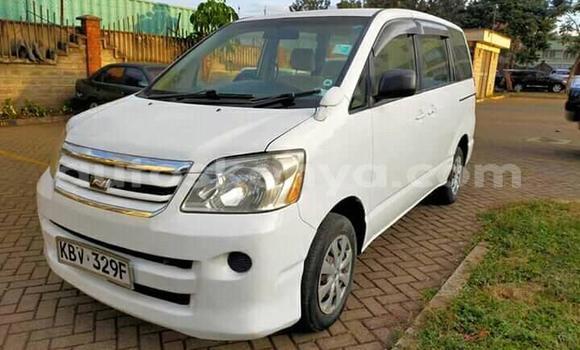 Nunua Ilio tumika Toyota Noah Nyeupe Gari ndani ya Mto Athi nchini Nairobi