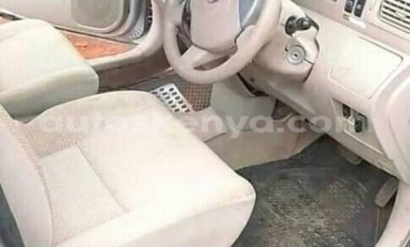 Oofamaa Toyota Noah White Makiinaa iti Athi River keessatti Nairobi keessatti Oofamaa Toyota Noah White Makiinaa iti Athi River keessatti Nairobi keessatti